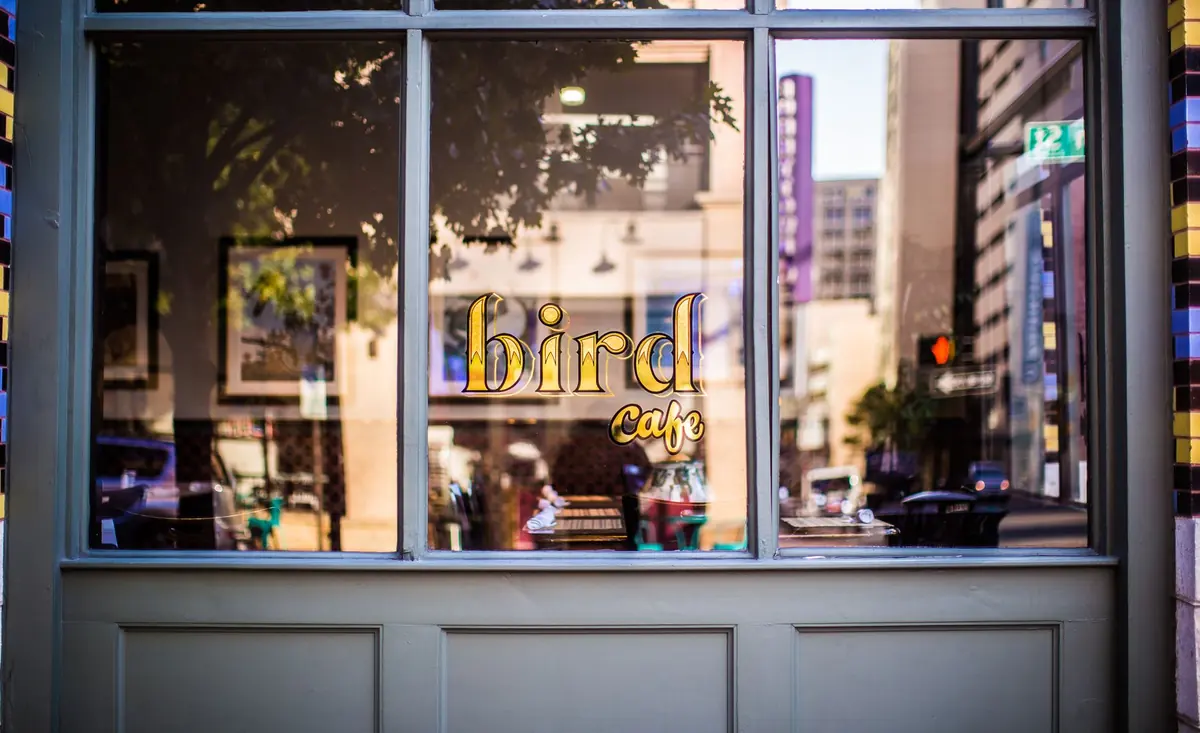 Lettering on a restaurant window